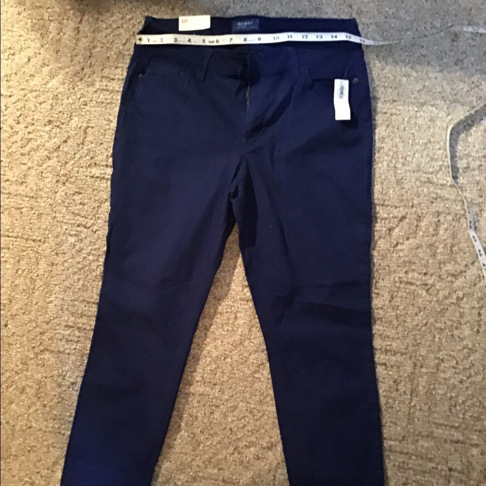 Woman’s NWT Old Navy size 10 pants